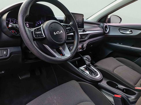 Certified 2023 Kia Forte LXS w/ LXS Technology Package FWD image 7