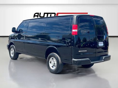 Used 2023 Chevrolet Express 2500 w/ Driver Convenience Package RWD image 5