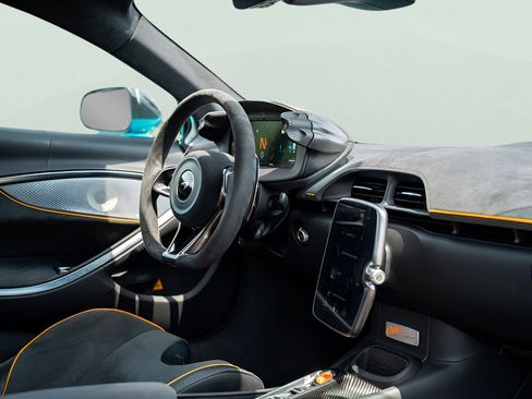New 2025 McLaren Artura RWD image 43