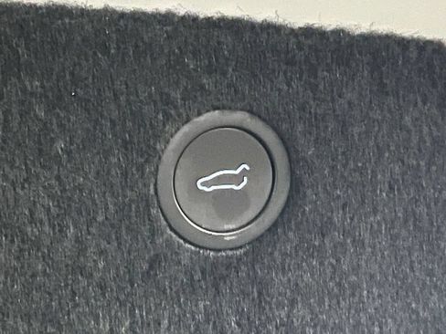 Used 2023 Tesla Model X AWD/4WD image 40