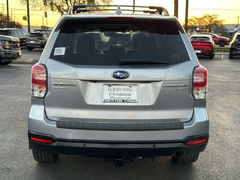 Used 2017 Subaru Forester 2.5i Touring image 7