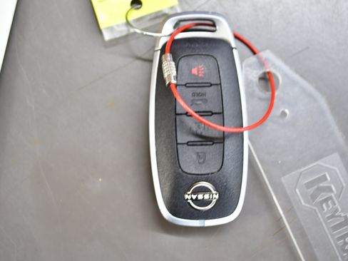 Used 2025 Nissan Sentra SV image 31