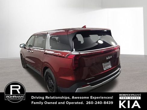 Certified 2025 Kia Carnival image 10