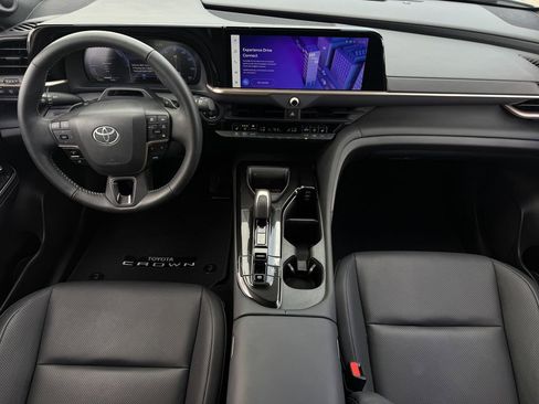 Used 2025 Toyota Crown Signia w/ Advanced Technology Package AWD/4WD image 12