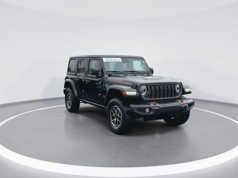 Used 2024 Jeep Wrangler Unlimited Rubicon w/ Technology Group AWD/4WD image 2