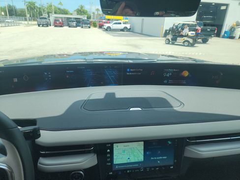 New 2026 Lincoln Navigator Reserve AWD/4WD image 44