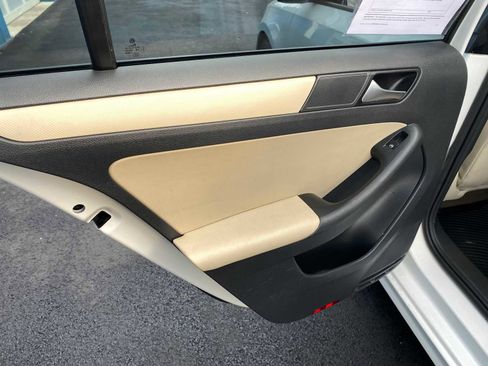 Used 2012 Volkswagen Jetta SE image 26