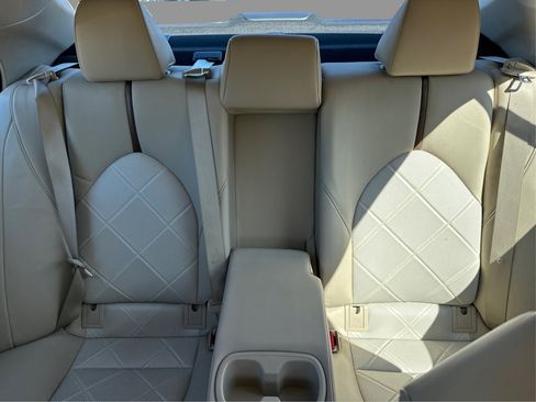Used 2018 Toyota Camry XLE FWD image 51
