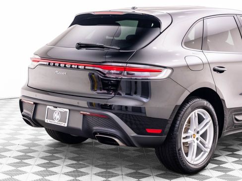 Certified 2026 Porsche Macan AWD/4WD image 34