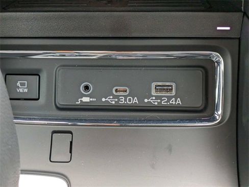 New 2025 Subaru Ascent Limited image 32