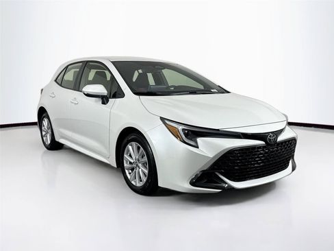 Certified 2025 Toyota Corolla SE FWD image 9