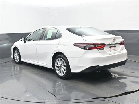 Used 2024 Toyota Camry LE image 3