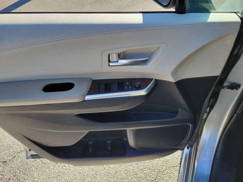 Used 2024 Toyota Sienna XLE image 13