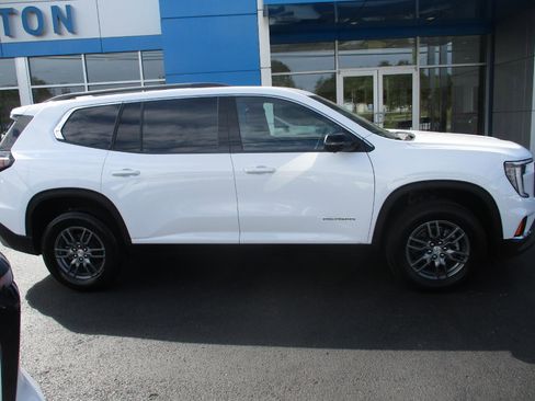 Used 2025 GMC Acadia Elevation image 26