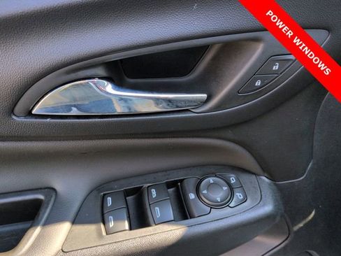 Used 2024 Chevrolet Equinox LT image 23