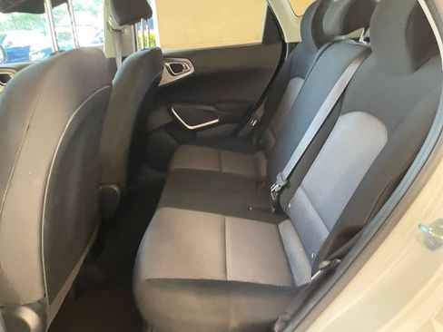 Certified 2025 Kia Soul LX w/ LX Technology Package FWD image 16