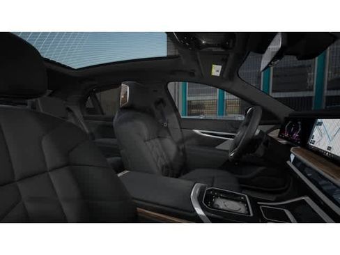 New 2025 BMW i7 xDrive60 image 9