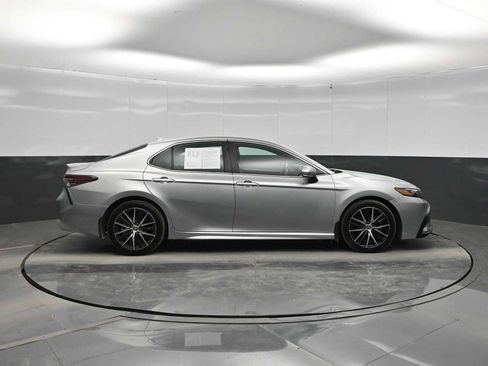 Used 2024 Toyota Camry SE FWD image 9