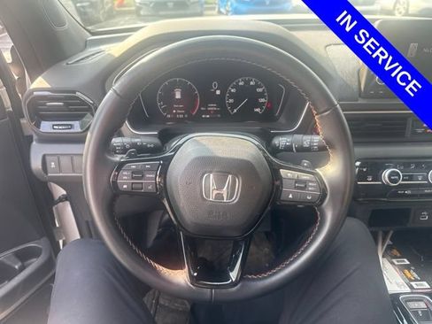 Used 2023 Honda Pilot Sport image 9