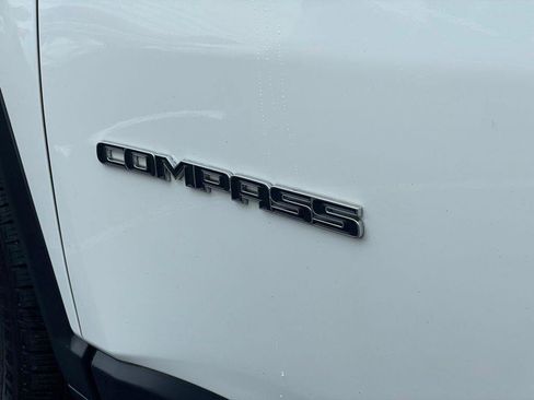 Used 2019 Jeep Compass Latitude w/ Popular Equipment Group AWD/4WD image 30