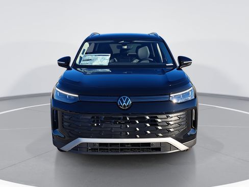 New 2026 Volkswagen Tiguan SE image 8