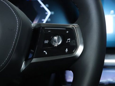 Used 2025 BMW i7 xDrive60 image 26