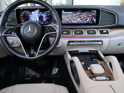Certified 2024 Mercedes-Benz GLS 450 4MATIC image 22