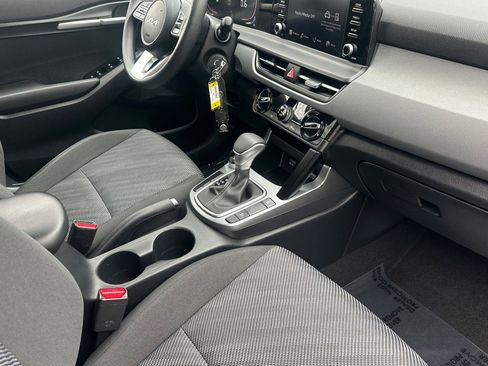 Used 2025 Kia Seltos LX image 20