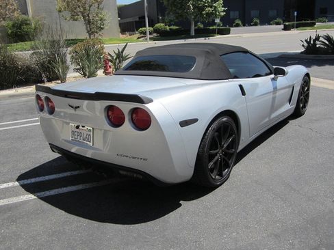 Used 2009 Chevrolet Corvette Convertible w/ Preferred Equipment Group RWD image 3