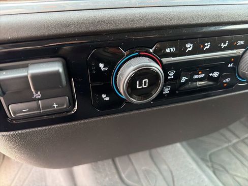 Used 2024 Chevrolet Silverado 2500 LT image 18