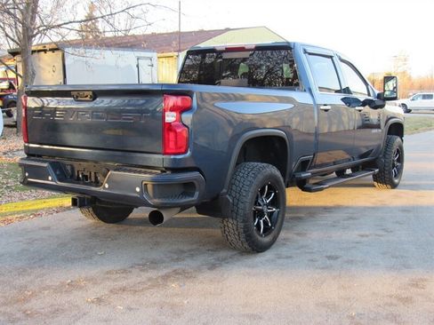 Used 2022 Chevrolet Silverado 3500 LTZ w/ LTZ Convenience Package image 9