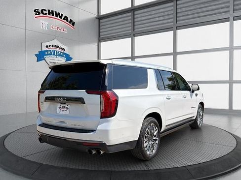 Used 2023 GMC Yukon XL Denali Ultimate AWD/4WD image 4