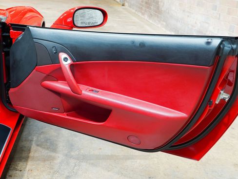 Used 2006 Chevrolet Corvette Coupe w/ Preferred Equipment Group RWD image 50