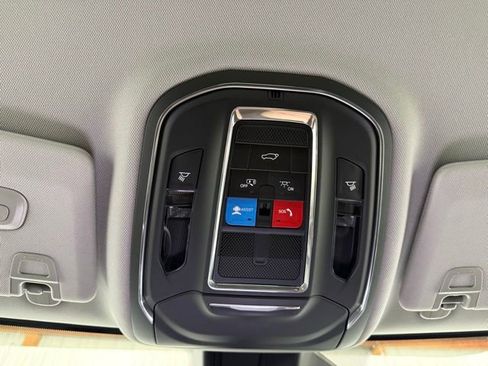 Used 2023 Jeep Grand Cherokee L Limited image 18