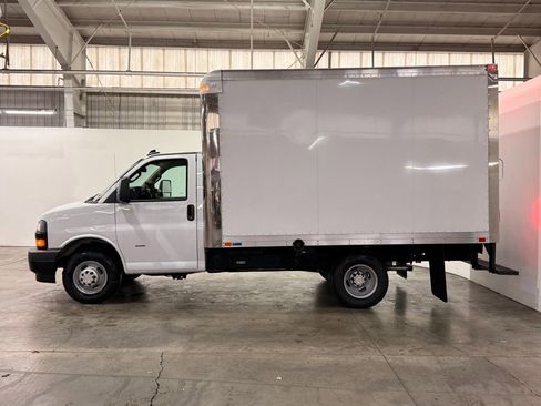 New 2025 Chevrolet Express 3500 w/ Power Convenience Package RWD image 14