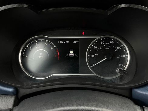 Used 2025 Nissan Versa SV image 29