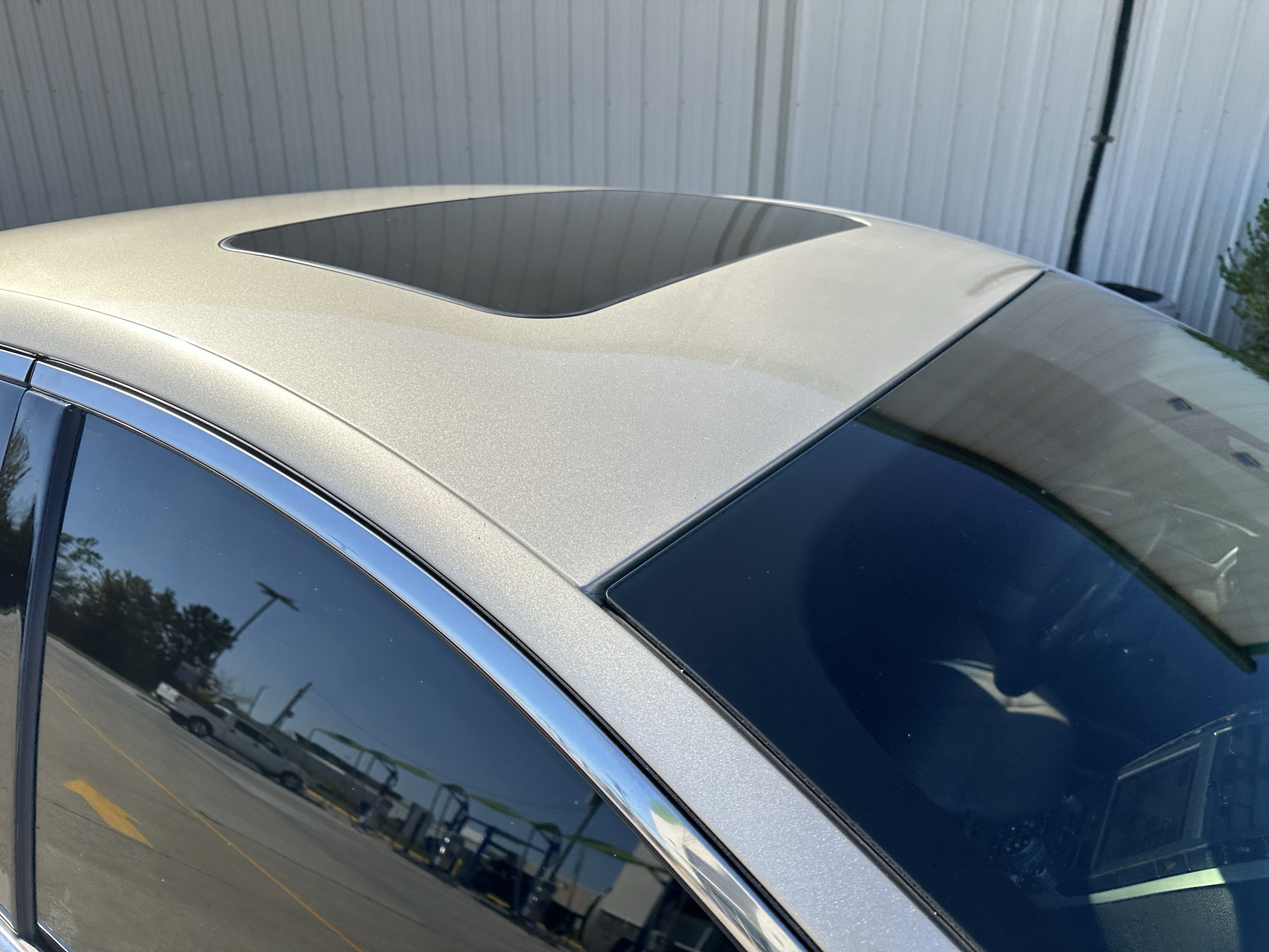Used 2017 Lincoln MKZ Reserve w/ Climate Package FWD image 3