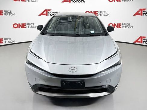 Certified 2025 Toyota Prius XLE FWD image 3
