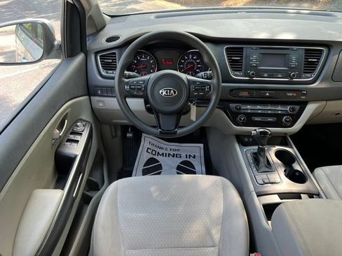 Used 2016 Kia Sedona L FWD image 28