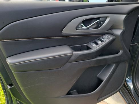 Used 2019 Chevrolet Traverse LT FWD image 17
