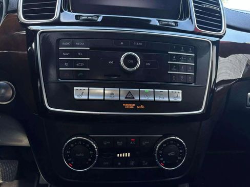 Used 2018 Mercedes-Benz GLS 450 4MATIC image 32