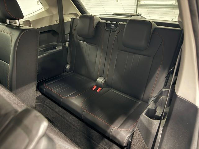 Used 2024 Volkswagen Tiguan Wolfsburg Edition FWD image 27