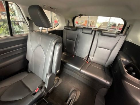 Certified 2024 Toyota Grand Highlander AWD image 23