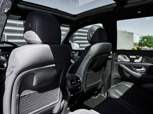 Used 2026 Mercedes-Benz GLS 63 AMG 4MATIC image 36