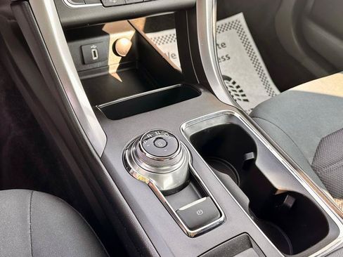 Used 2017 Ford Fusion SE w/ Fusion SE Technology Package FWD image 39