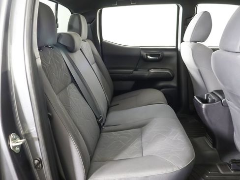 Used 2016 Toyota Tacoma TRD Off-Road w/ Towing Package AWD/4WD image 31