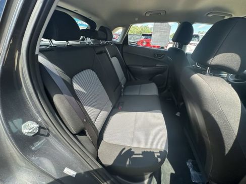 Used 2022 Hyundai Kona SE FWD image 29