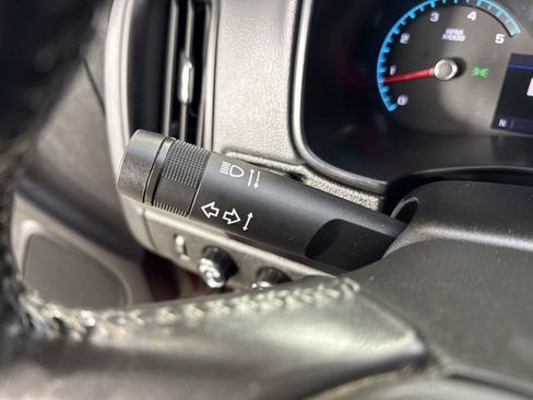 Used 2019 Chevrolet Colorado Z71 AWD/4WD image 16