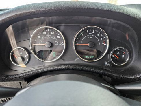 Used 2018 Jeep Wrangler Unlimited Sport S image 12