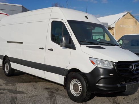 Used 2019 Mercedes-Benz Sprinter 170 Cargo image 4